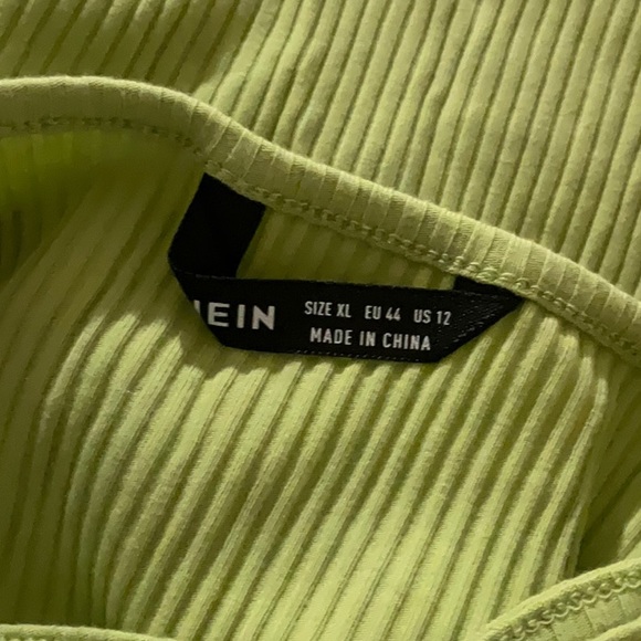 Green Rib-Knit Crop Cami Top with Embroidered Flowers Design NWOT - Picture 5 of 7